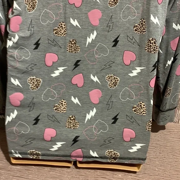 Torrid Top Sleepwear Gray Pink Hearts 2 2X 18-20🌀 - Picture 9 of 15